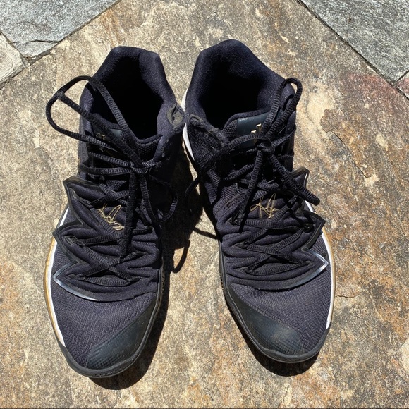 Nike Kylie 5 size 9 basketball shoe - Picture 2 of 4